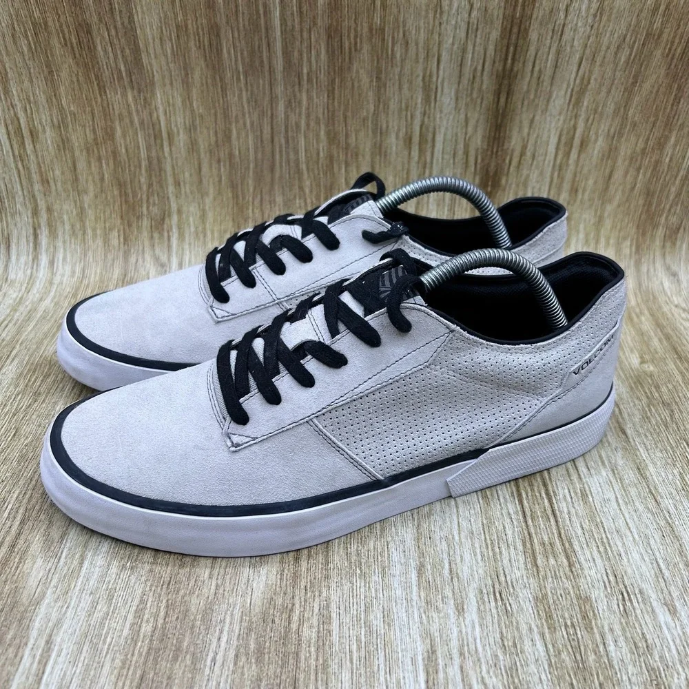 Volcom Steelo Skate Shoes Men's Size 10 Light Grey Suede Low Top V4011550 BNE